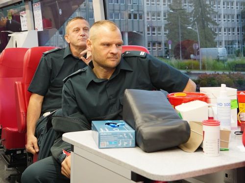Akcja krwiodawstwa przed Świętokrzyskim Urzędem Wojewódzkim