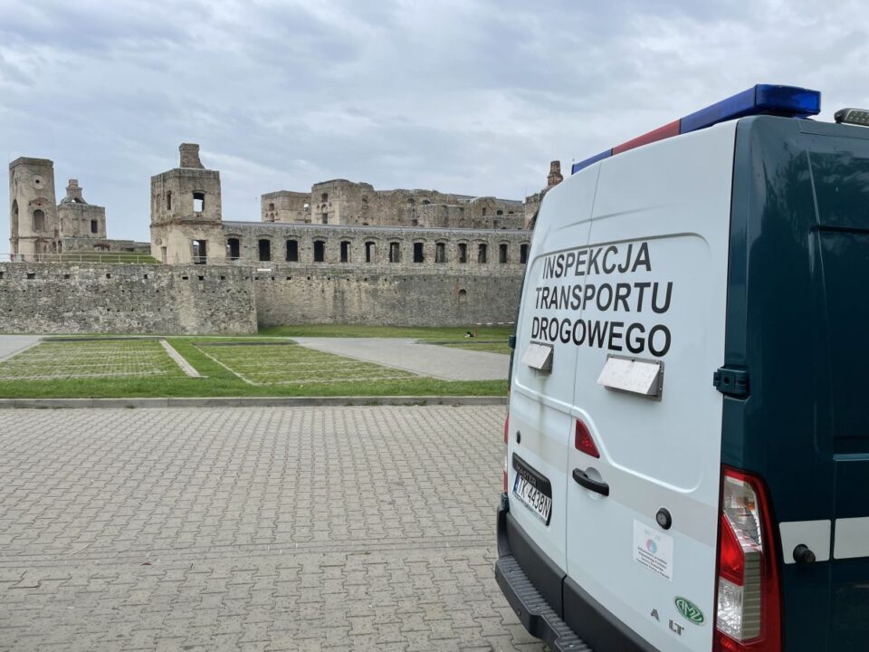 Kontrole autobusów w Ujeździe