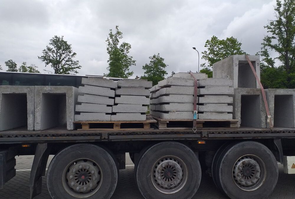 Nieprawidłowo zabezpieczone prefabrykaty betonowe