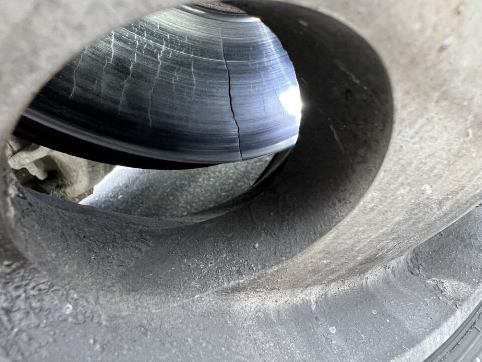 Jazda z pękniętymi tarczami hamulcowymi