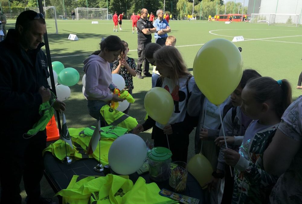 Piknik dla dzieci "Wszyscy do jednej bramki"