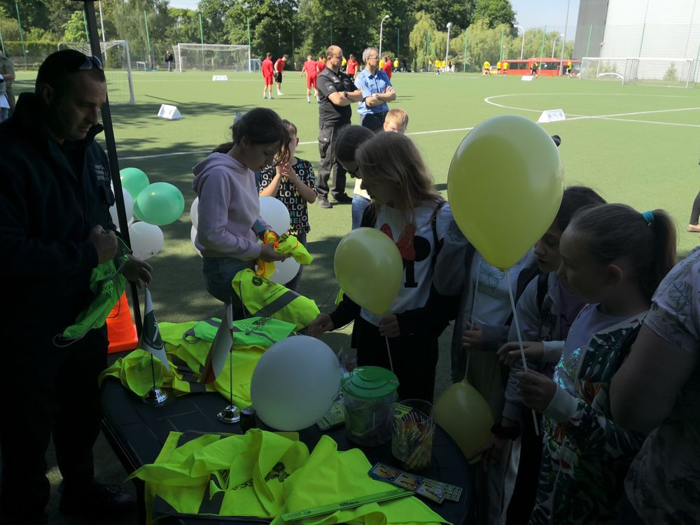 Piknik dla dzieci "Wszyscy do jednej bramki"