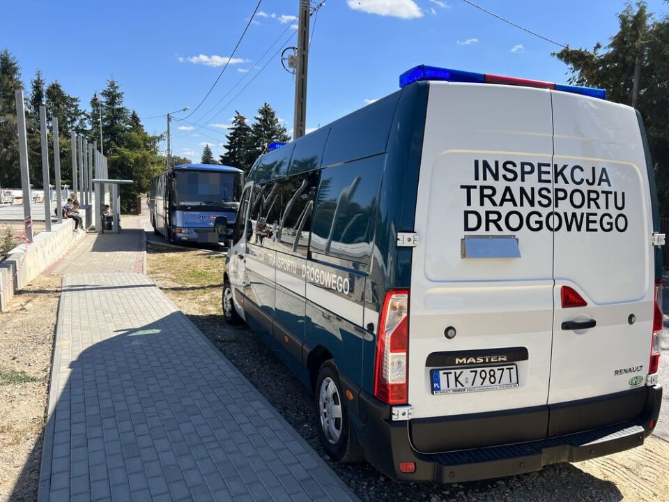 Kontrole autobusów przewożących młodzież szkolną