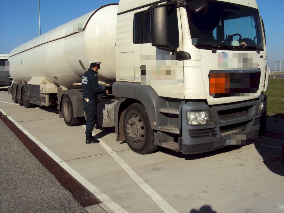 Cysterna ADR z niesprawnym układem hamulcowym